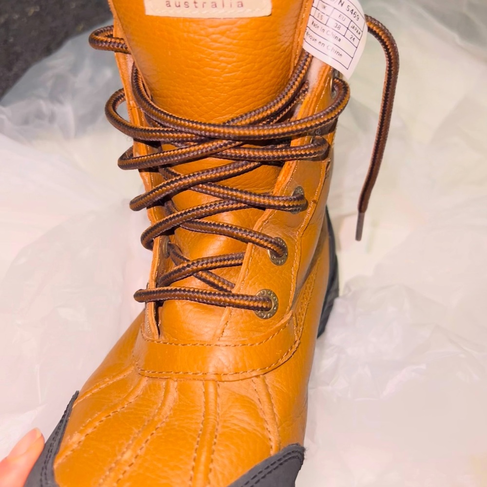Uggs Vibran snow/rain boots